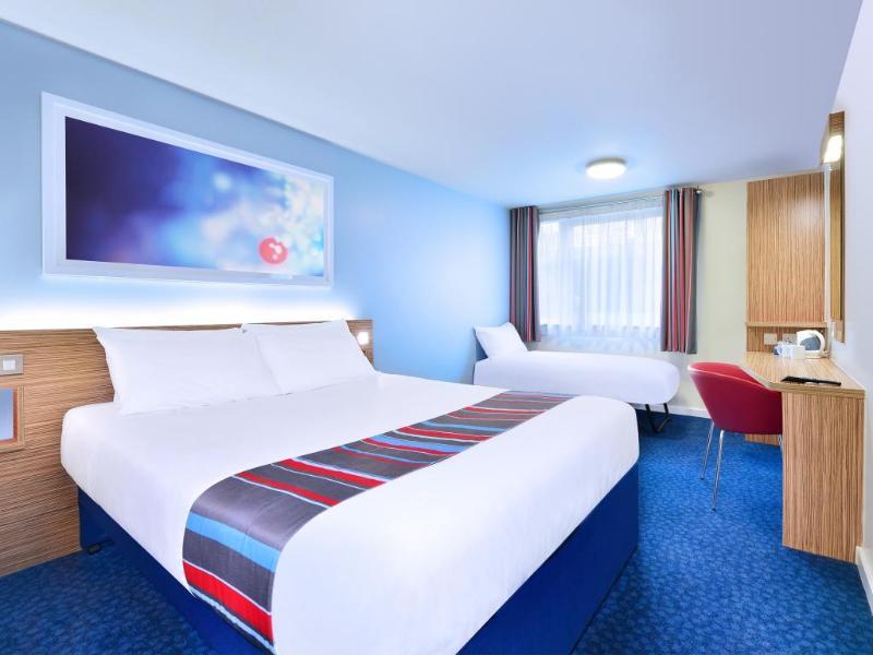 Travelodge Cardiff Central Екстер'єр фото